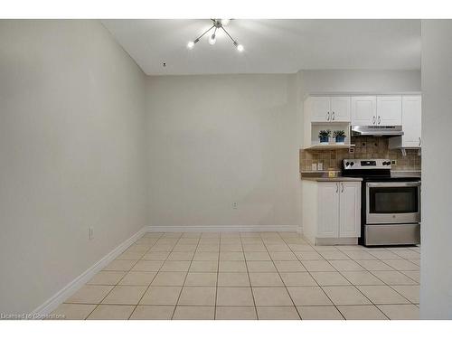 805-255 Keats Way, Waterloo, ON - Indoor Photo Showing Kitchen