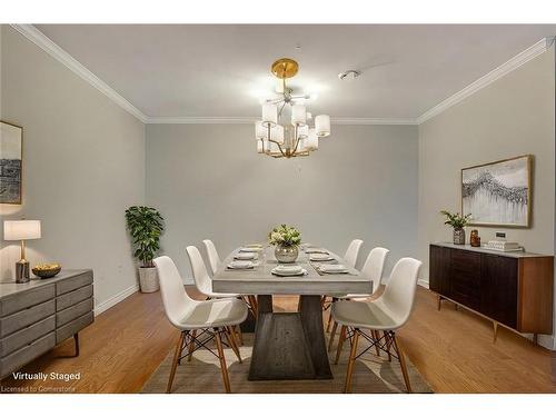 805-255 Keats Way, Waterloo, ON - Indoor Photo Showing Dining Room