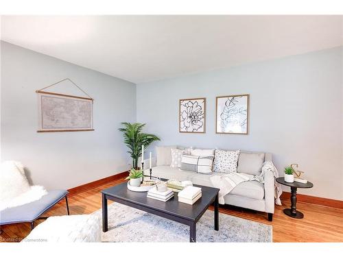 481 Huron Street, Woodstock, ON - Indoor Photo Showing Living Room