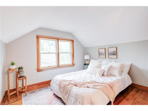 481 Huron Street, Woodstock, ON - Indoor Photo Showing Bedroom