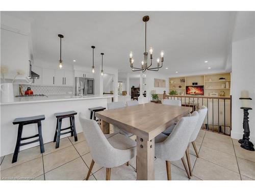 15 Yarrow Court, Kitchener, ON - Indoor Photo Showing Dining Room