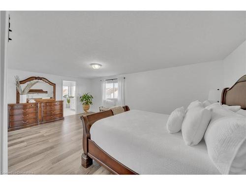 15 Yarrow Court, Kitchener, ON - Indoor Photo Showing Bedroom