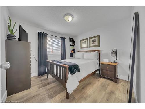 15 Yarrow Court, Kitchener, ON - Indoor Photo Showing Bedroom