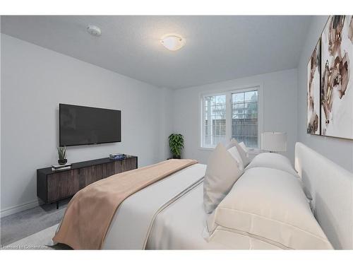 4-403 Westwood Drive, Kitchener, ON - Indoor Photo Showing Bedroom