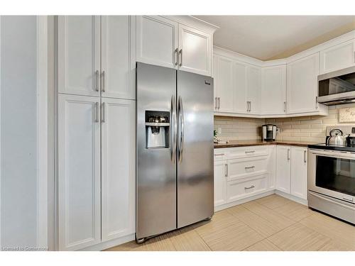 200 Birkinshaw Road, Cambridge, ON - Indoor Photo Showing Kitchen With Stainless Steel Kitchen