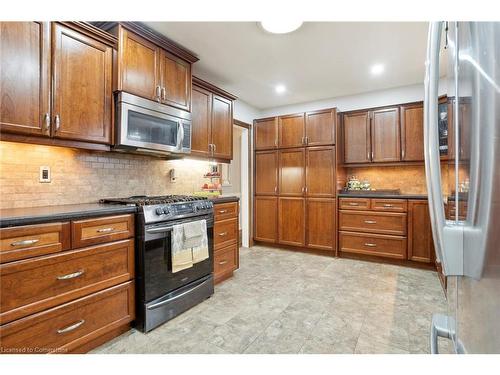 264 Seldon Street, Thamesford, ON - Indoor Photo Showing Kitchen With Upgraded Kitchen