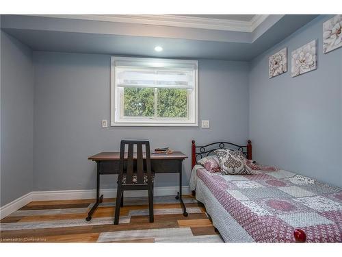 130 Greenbrier Drive, Waterloo, ON - Indoor Photo Showing Bedroom