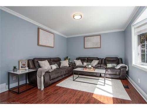 130 Greenbrier Drive, Waterloo, ON - Indoor Photo Showing Living Room