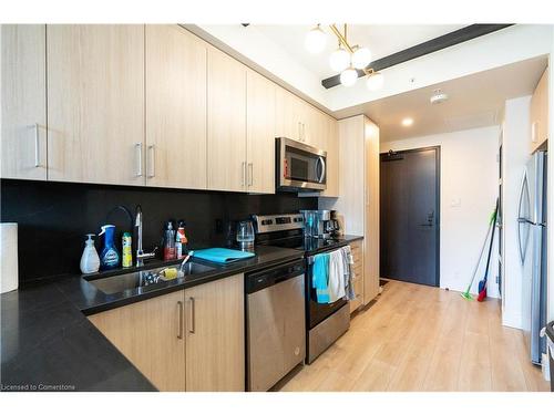 835-145 Columbia Street W, Waterloo, ON - Indoor Photo Showing Kitchen With Stainless Steel Kitchen