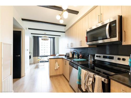 835-145 Columbia Street W, Waterloo, ON - Indoor Photo Showing Kitchen With Stainless Steel Kitchen