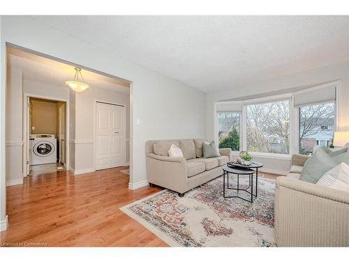 62 Medford Street, Kitchener, ON - Indoor Photo Showing Living Room