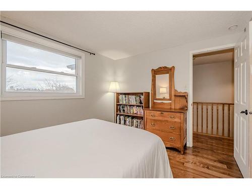 62 Medford Street, Kitchener, ON - Indoor Photo Showing Bedroom