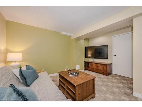 62 Medford Street, Kitchener, ON - Indoor Photo Showing Living Room