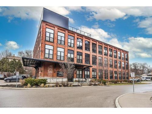 209-24 Cedar Street, Cambridge, ON - Outdoor With Facade