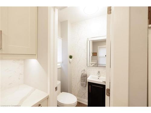 76 Grey Street, Brantford, ON - Indoor Photo Showing Bathroom