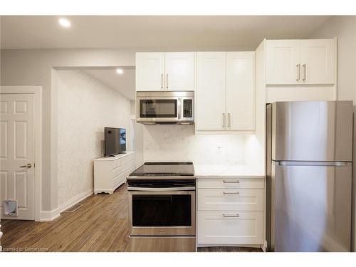 76 Grey Street, Brantford, ON - Indoor Photo Showing Kitchen