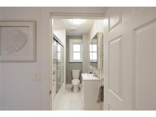 76 Grey Street, Brantford, ON - Indoor Photo Showing Bathroom