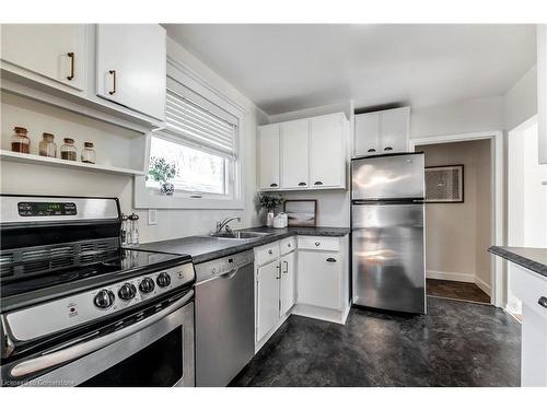 126 Redford Crescent, Stratford, ON - Indoor Photo Showing Kitchen