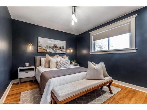 126 Redford Crescent, Stratford, ON - Indoor Photo Showing Bedroom