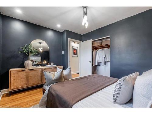 126 Redford Crescent, Stratford, ON - Indoor Photo Showing Bedroom