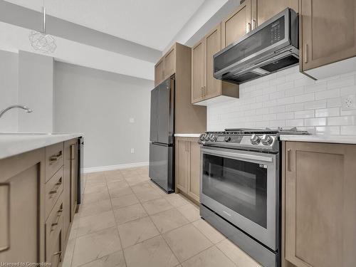 89-445 Ontario Street, Milton, ON - Indoor Photo Showing Kitchen