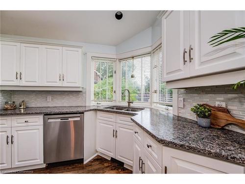 135 Union Street W, Fergus, ON - Indoor Photo Showing Kitchen With Double Sink