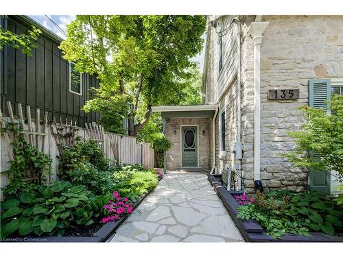 135 Union Street W, Fergus, ON - Outdoor