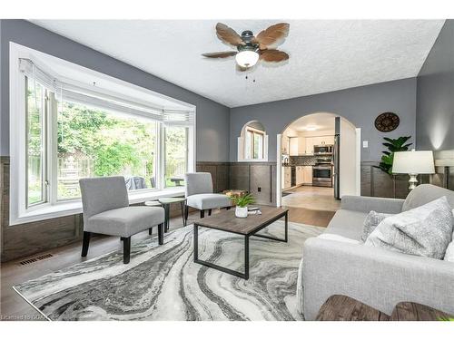 236 Ironwood Road, Guelph, ON - Indoor Photo Showing Living Room