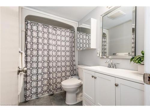 236 Ironwood Road, Guelph, ON - Indoor Photo Showing Bathroom