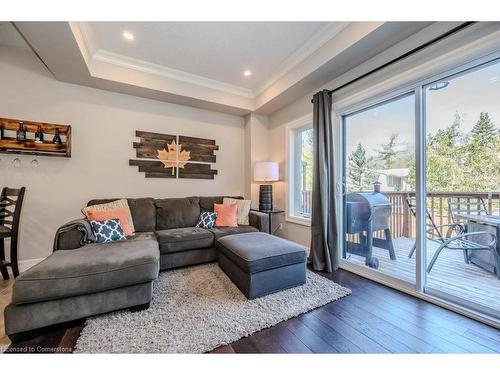 2-192 Brewery Street, Baden, ON - Indoor Photo Showing Living Room