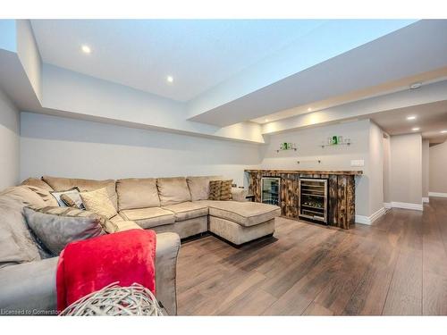 2-192 Brewery Street, Baden, ON - Indoor Photo Showing Living Room