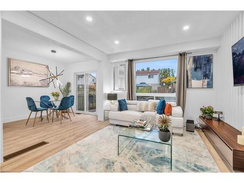 53 Deerpath Drive, Guelph, ON - Indoor Photo Showing Living Room