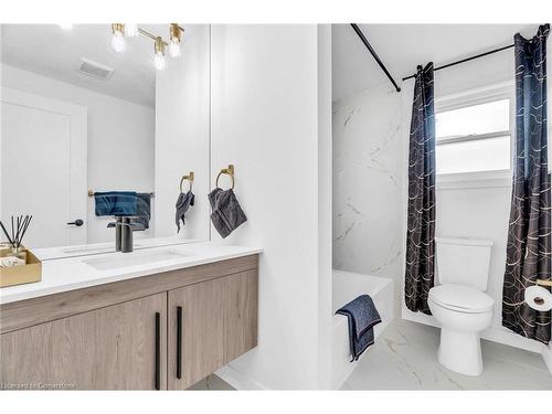 53 Deerpath Drive, Guelph, ON - Indoor Photo Showing Bathroom