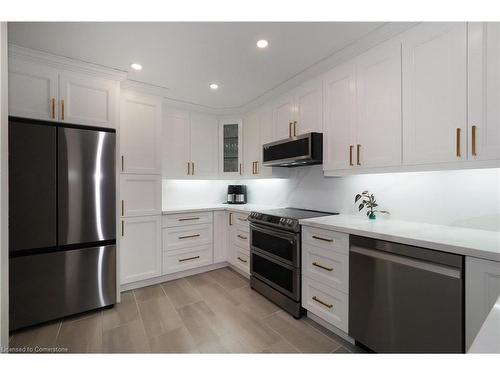 598 Pinedale Avenue, Burlington, ON - Indoor Photo Showing Kitchen With Upgraded Kitchen