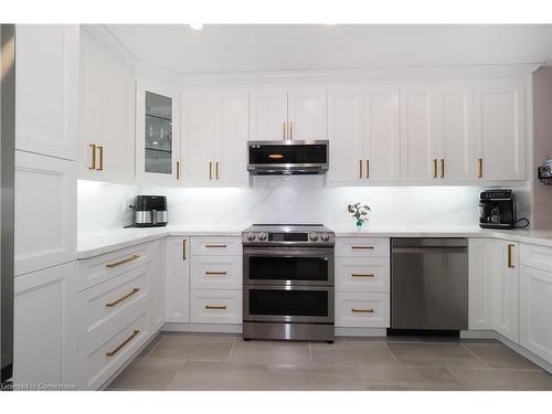 598 Pinedale Avenue, Burlington, ON - Indoor Photo Showing Kitchen With Upgraded Kitchen