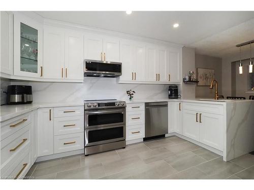 598 Pinedale Avenue, Burlington, ON - Indoor Photo Showing Kitchen