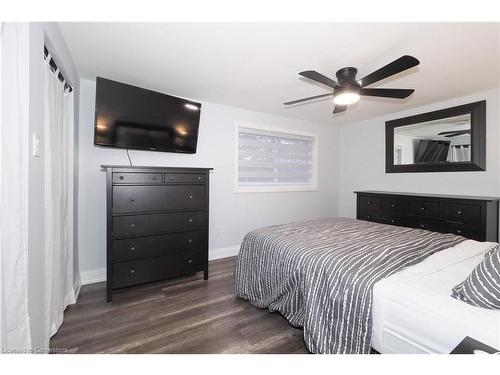 598 Pinedale Avenue, Burlington, ON - Indoor Photo Showing Bedroom