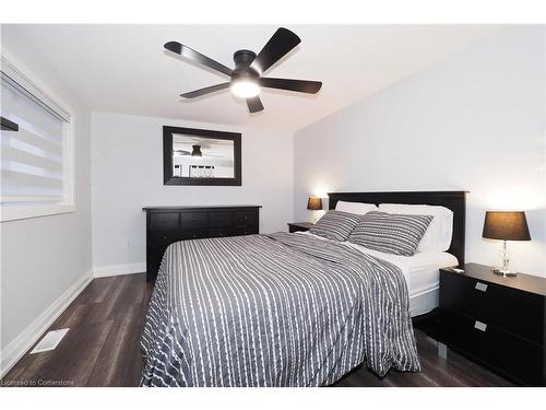 598 Pinedale Avenue, Burlington, ON - Indoor Photo Showing Bedroom