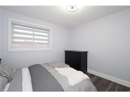 598 Pinedale Avenue, Burlington, ON - Indoor Photo Showing Bedroom