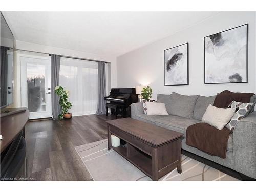 598 Pinedale Avenue, Burlington, ON - Indoor Photo Showing Living Room