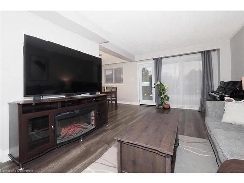 598 Pinedale Avenue, Burlington, ON - Indoor Photo Showing Living Room