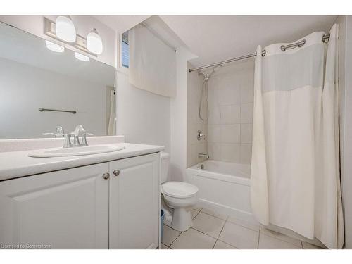 B-286 Carriage Way, Waterloo, ON - Indoor Photo Showing Bathroom