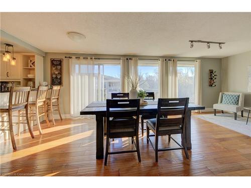 47 Manor Drive, Kitchener, ON - Indoor Photo Showing Dining Room