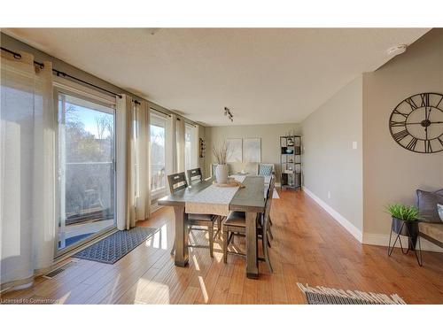 47 Manor Drive, Kitchener, ON - Indoor Photo Showing Dining Room