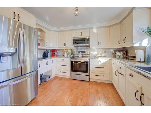 47 Manor Drive, Kitchener, ON - Indoor Photo Showing Kitchen