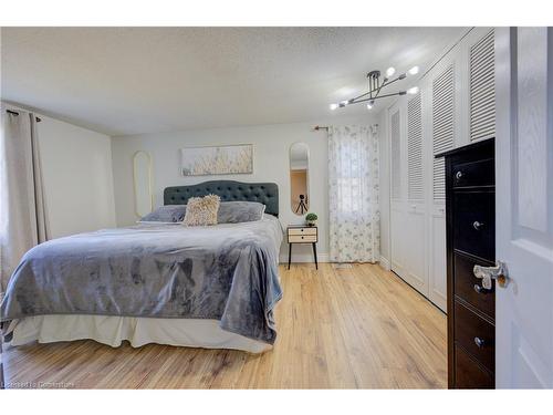 47 Manor Drive, Kitchener, ON - Indoor Photo Showing Bedroom