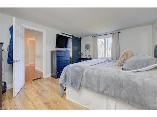 47 Manor Drive, Kitchener, ON - Indoor Photo Showing Bedroom