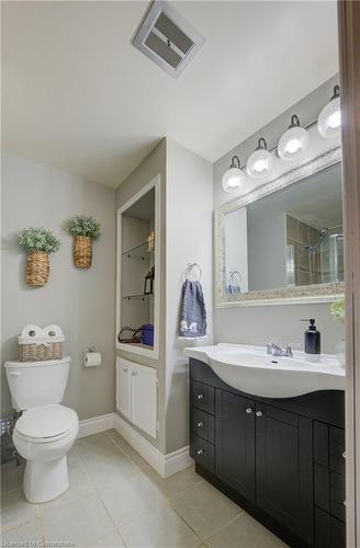 47 Manor Drive, Kitchener, ON - Indoor Photo Showing Bathroom