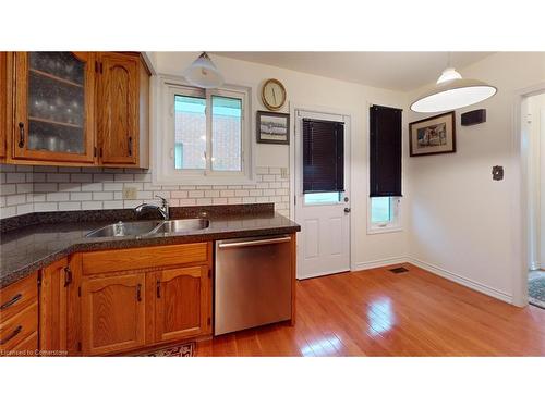 119 Hillbrook Crescent, Kitchener, ON - Indoor Photo Showing Kitchen With Double Sink