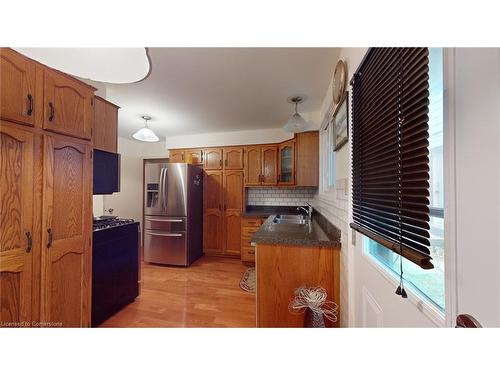 119 Hillbrook Crescent, Kitchener, ON - Indoor Photo Showing Kitchen